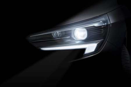Opel nos enseña los faros matriciales con tecnología LED IntellilLux del Corsa eléctrico de 2019