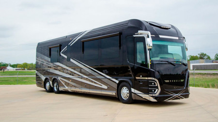 2020 Newell Coach p50