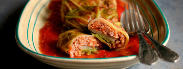 Sarmale o rollitos de carne con hojas de repollo, la receta rumana de celebración por antonomasia