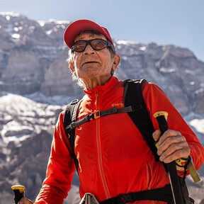 Tiene 86 años, acaba de coronar el Aconcagua y siempre hace este desayuno a las 6 de la mañana: "proteína, frutos secos, creatina, copos de avena, levadura de cerveza..." 