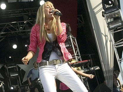 A la caza del primer beso de Hannah Montana (Miley Cyrus)