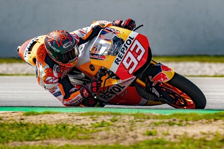 ¡Marc Márquez vuelve a la moto! Ha pilotado una Honda RC213V-S similar a su MotoGP en Montmeló