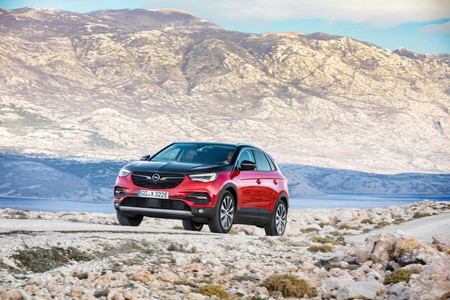 Ya se conocen los precios del Opel Grandland X Hybrid4 en Francia: 47.750 euros para este SUV híbrido enchufable