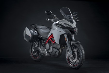 Renovación inesperada para la Ducati Multistrada 950: Más equipamiento, menos peso y los mismos 113 CV