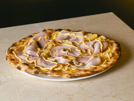 La Porchettata Con Patatas Chips Alioli Y Porchetta Es Posiblemente Una De Las Mejores Pizzas De Espana