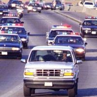 O.J Simpson, el autor de una de las persecuciones más famosas de EE. UU. a bordo de una Ford Bronco, murió a los 76 años