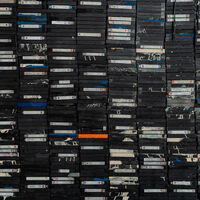 Ela gravou mais de 400 mil horas de programas de TV por 30 anos seguidos, criando o maior acervo pessoal de noticiários do mundo 