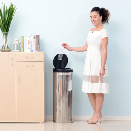 Cubos de basura con sensor de movimiento en Amazon: apertura automática, sin necesidad de tocar superficies, desde 42,99 euros