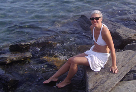 Victoria y su pareo en Cadaqués