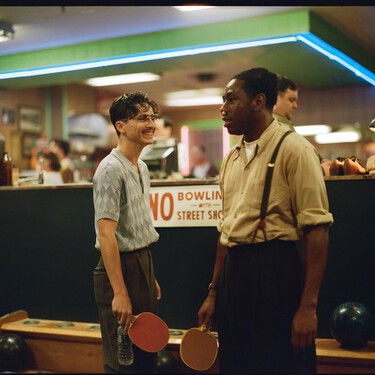 Zasto Svi Pricaju O Timotheeju Chalametu U Filmu Marty Supreme I Sta Cini Njegovu Ulogu Tako Posebnom3