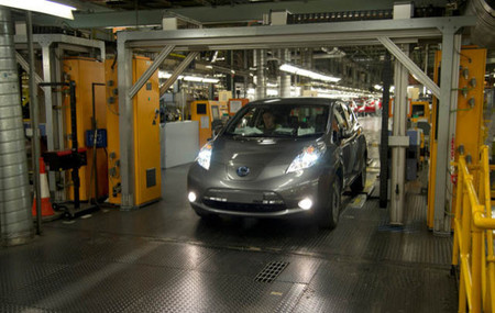 Arranca la producción del Nissan LEAF en Europa