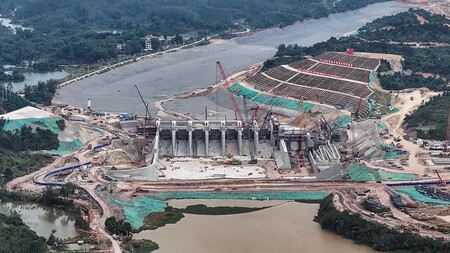 Canal De Pinglu 02 Presa