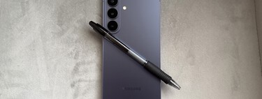 Ha matado al despertador, a la calculadora y a la linterna pero el bolígrafo se sigue resistiendo al móvil. La razón es muy humana 