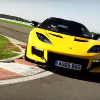 Para amenizar la tarde del sábado, nada mejor que el Lotus Evora 400, en vídeo