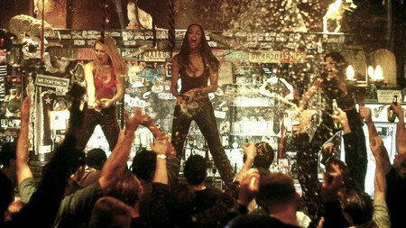 El Bar Coyote 2000 Tyra Banks