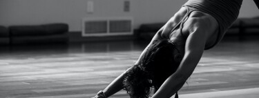 Aumenta tu movilidad y mejora tu postura con esta rutina de yoga de sólo siete movimientos para caderas y espalda 