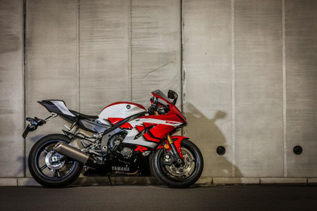 ¡Preciosa! Así de bien le queda a la Yamaha YZF-R6 la decoración de 1999 por su 20 aniversario