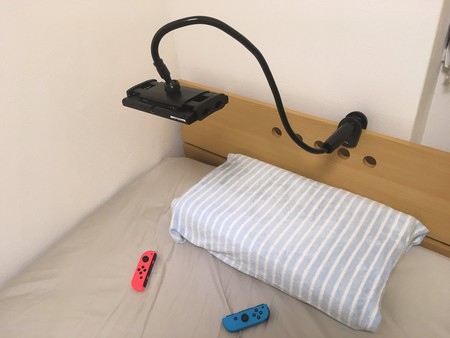 Si sois de los que os gusta jugar a Nintendo Switch en la cama, desearéis haceros con este dispositivo