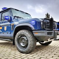 Seguramente no hayas visto ninguno, pero la Policía Nacional ya tiene 10. Es uno de los mejores todoterrenos que puedes comprar sobre el papel, y cada uno cuesta más de 75.000 euros