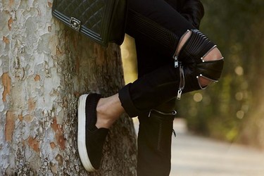 Los ripped jeans se llenan de cremalleras, ¿nueva fashion craze?