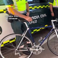 Dos ciclistas sexagenarios tienen un accidente con una moto y uno de ellos da positivo en cannabis 