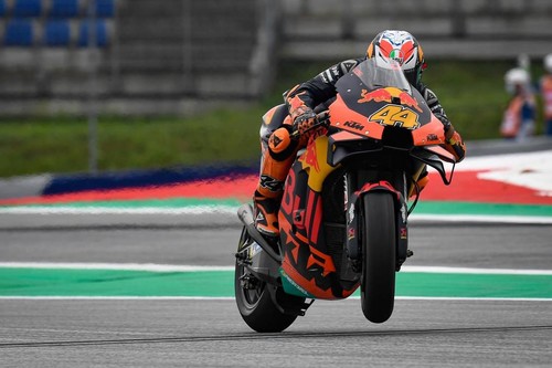 Pol Espargaró contiene el empuje de las Suzuki y arrasa en los primeros entrenamientos de Estiria