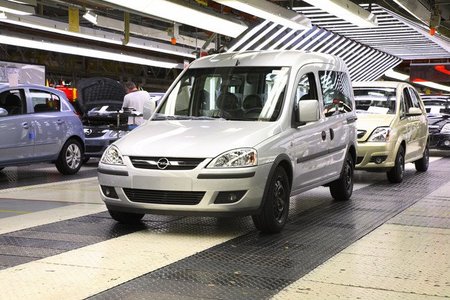 El gobierno español y aragonés avalan a Opel