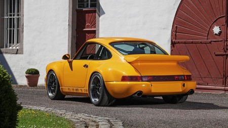Este Porsche 911 Carrera 2 de 1990 es ahora un "Extreme Light Weight" gracias a dp motorsport