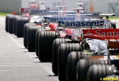Bridgestone reconsidera la solución del punto blanco