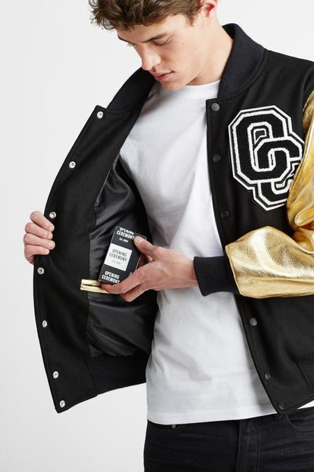 Mophie y Opening Ceremony presentan la varsity jacket que recarga tu teléfono