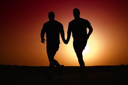 Según nuevo estudio, hay una correlación entre tener un hermano mayor y ser gay