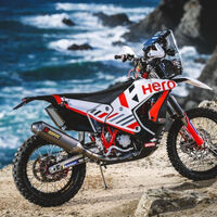 Confirmado: el mayor fabricante de motos del mundo llega a España. Y tienen una trail y naked a precio de broma 