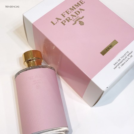 Probamos La Femme Prada L'Eau, un aroma suave y muy femenino con un diseño  de lujo