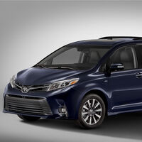 La Toyota Sienna, la miniván más barata de México, pronto sólo será híbrida: ¿aún vale la pena antes del cambio?