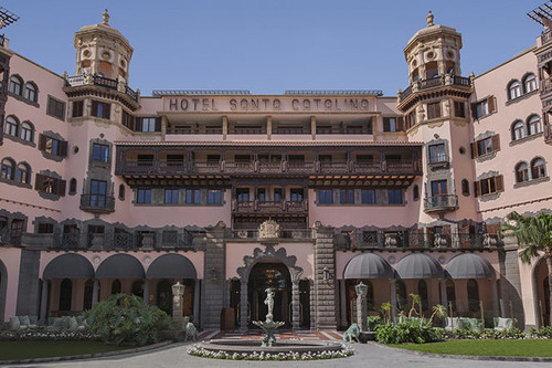 Santa Catalina, el histórico hotel canario que es como una galería de arte