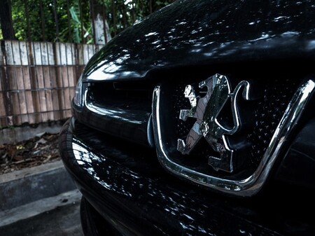 Peugeot 'cae' en su propio Dieselgate: imputada en Francia por manipular motores diésel entre 2009 y 2015