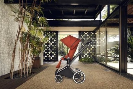 La silla Priam Cybex de estilo moderno y minimalista en homenaje a Charles & Ray Eames