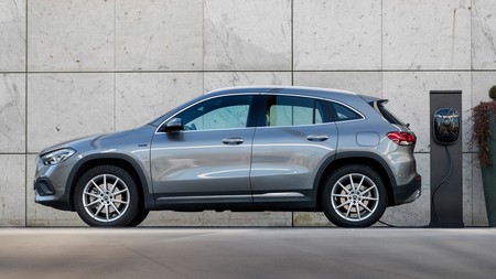 Mercedes Benz Gla Y Cla 250e Plug In Hybrid 2