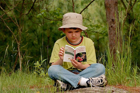 La lectura de libros constituye una actividad de ocio para los niños de entre 10 y 13 años