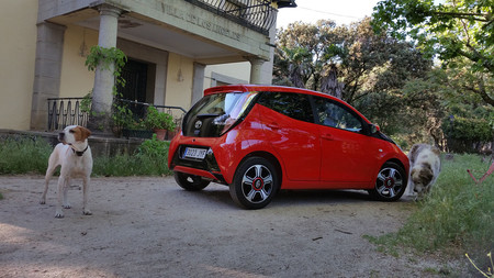 Toyota Aygo X Wave 13