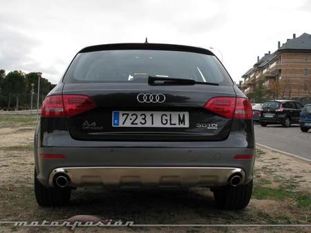 Audi A4 Allroad-12