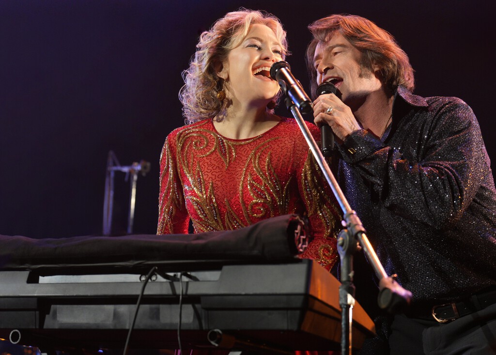 'Song Sung Blue', Hugh Jackman y Kate Hudson brillan en una película con capacidad para gustar a todos pero sin entusiasmar a nadie 