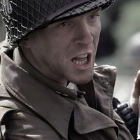 Estrenó hace 25 años, tiene solo 10 capítulos y es una de las mejores miniseries de HBO Max: la secuela secreta de Rescatando al soldado Ryan