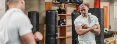 Cómo mejorar uno de los ejercicios más básicos para el tríceps: el press francés 