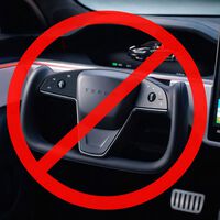 China acaba de prohibir los volantes tipo yugo como el de Tesla: no porque sean raros, sino porque no son seguros 