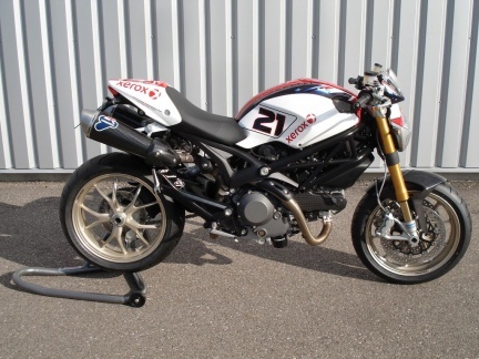 Ducati Monster 1100S Bayliss réplica