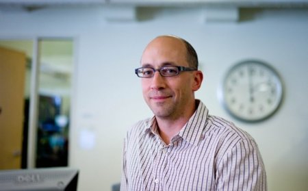 Dick Costolo, CEO de Twitter: "No compraremos un rival de Instagram"