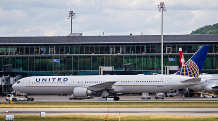 United Airlines Boeing 767 400er N78060 Zurich International Airport