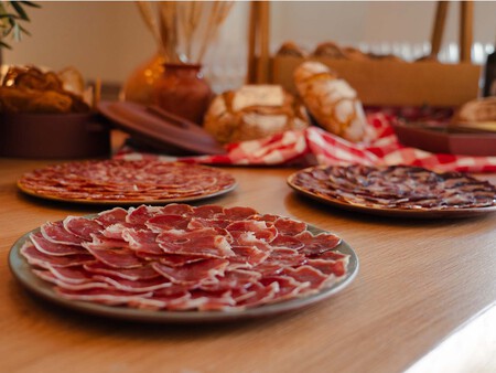 Embutidos Portugueses En Forno De Telha
