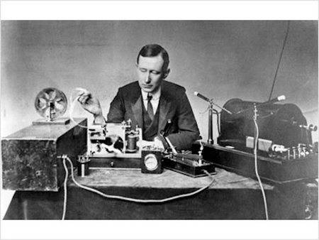 Tecnologías que generaron tanto entusiasmo como el que hoy genera Internet (II): la radio y la paz mundial